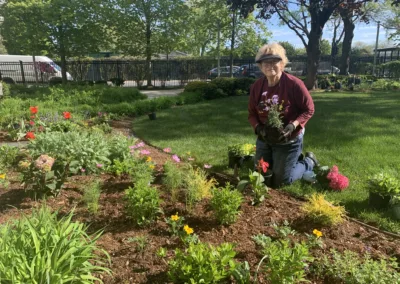 Importance of outdoor activities for seniors